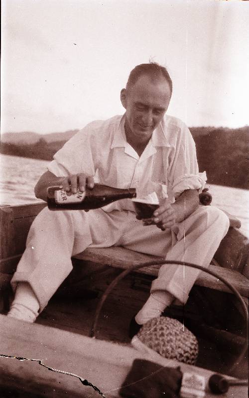 Alwyn_Norman_Alborough-Pouring_beer